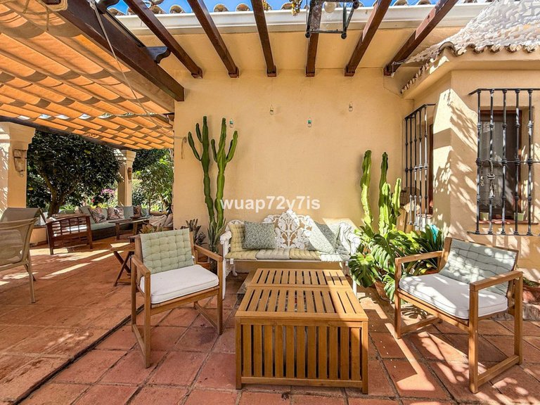 Villa for Sale in Nagüeles, Malaga 5