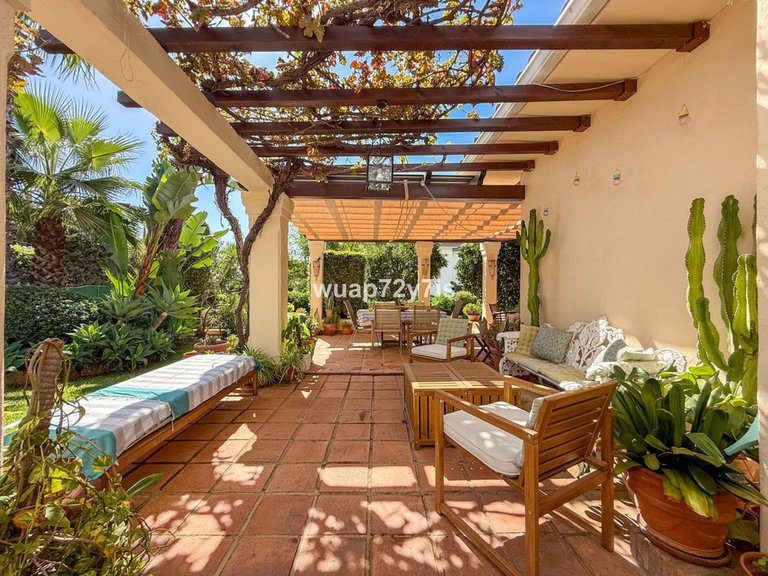 Villa for Sale in Nagüeles, Malaga 6