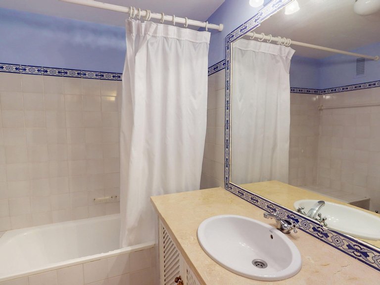 Apartment for Sale in Guadalmina Alta, Malaga 10