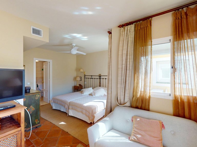 Apartment for Sale in Guadalmina Alta, Malaga 5