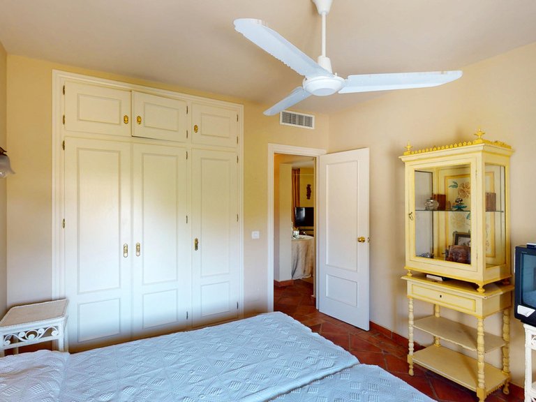 Apartment for Sale in Guadalmina Alta, Malaga 9
