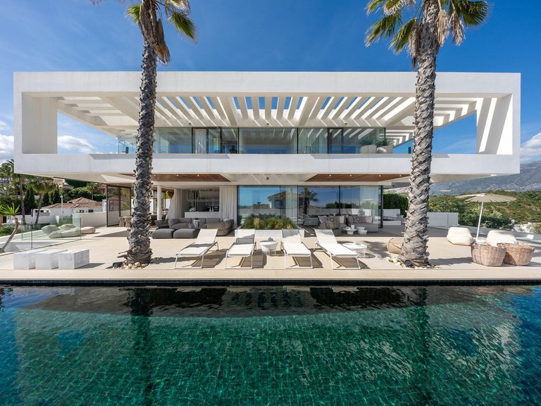 Villa for Sale in Benahavís, Malaga 1