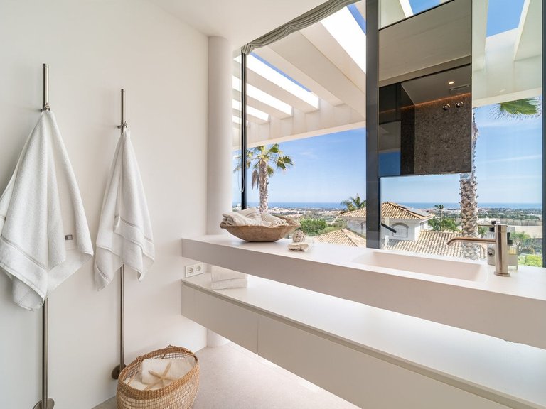 Villa for Sale in Benahavís, Malaga 11