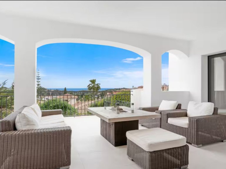Villa for Sale in Benahavís, Malaga 1