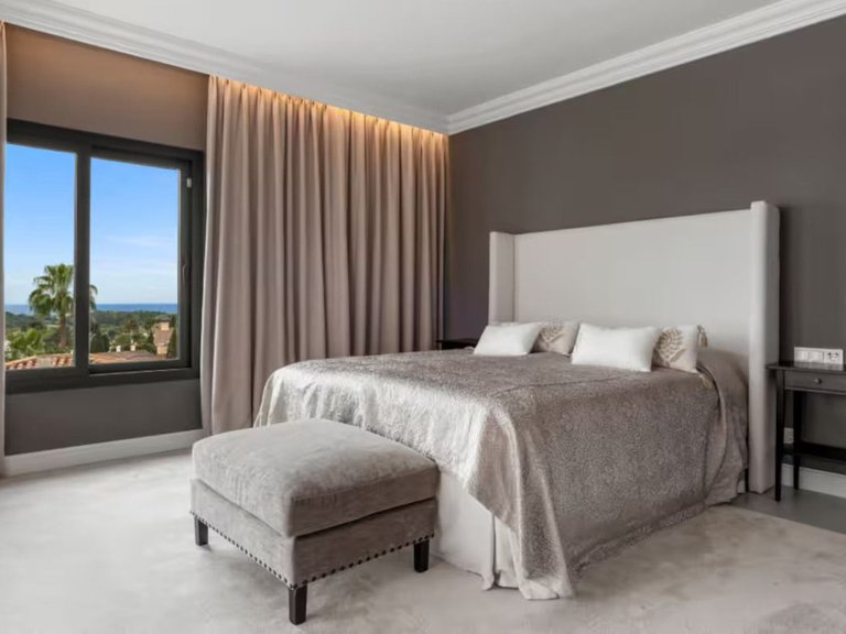 Villa for Sale in Benahavís, Malaga 11