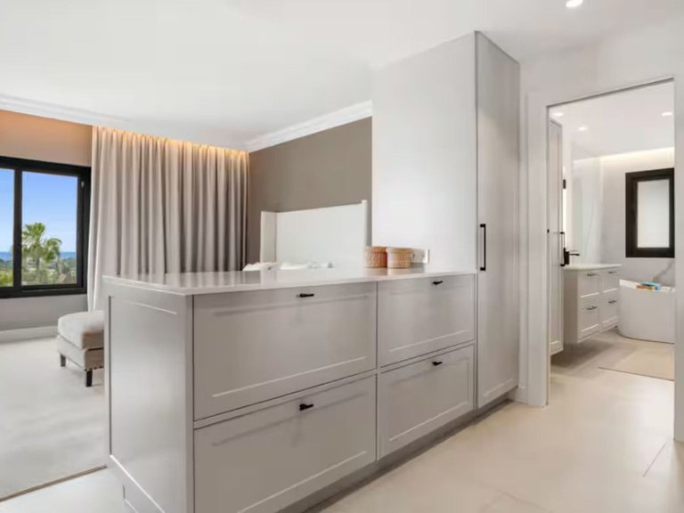 Villa for Sale in Benahavís, Malaga 12