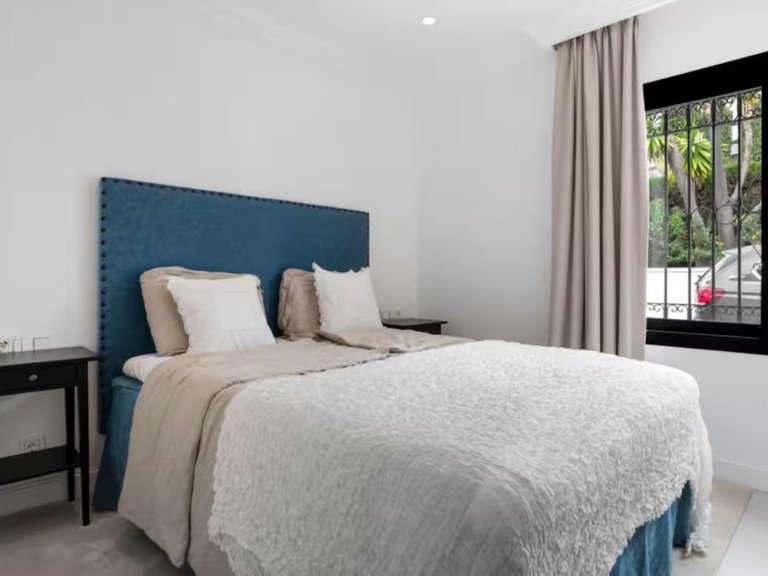Villa for Sale in Benahavís, Malaga 14