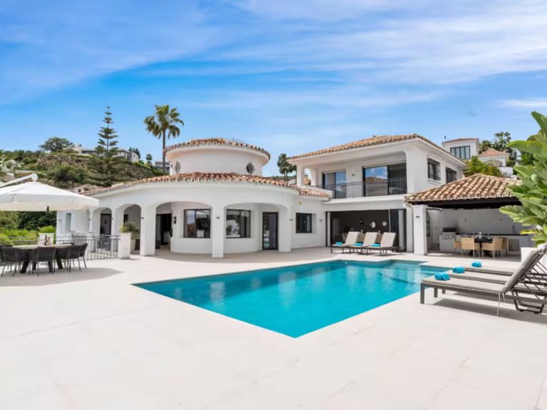 Villa for Sale in Benahavís, Malaga 2
