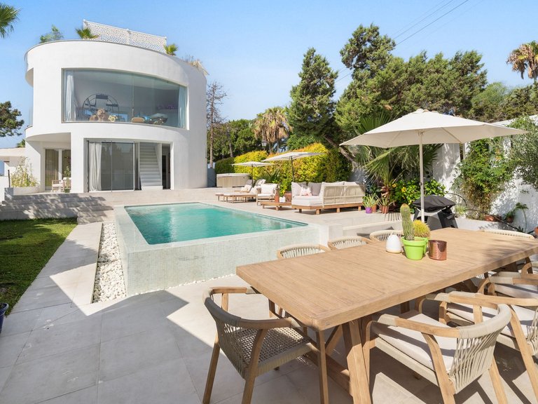 Villa for Sale in Marbesa, Malaga 1