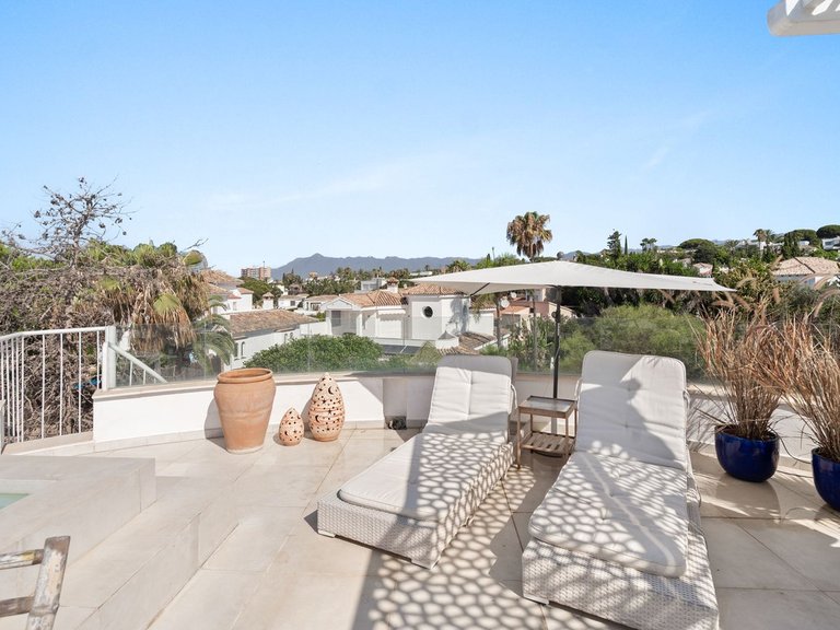 Villa for Sale in Marbesa, Malaga 27