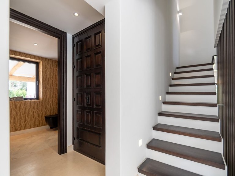 Villa for Sale in Guadalmina Baja, Malaga 11