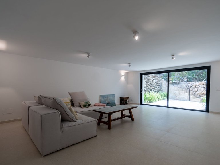 Villa for Sale in Guadalmina Baja, Malaga 32