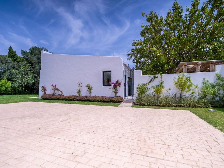 Villa for Sale in Guadalmina Baja, Malaga 49