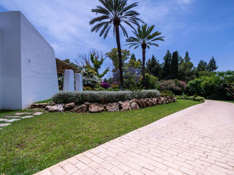 Villa for Sale in Guadalmina Baja, Malaga 52