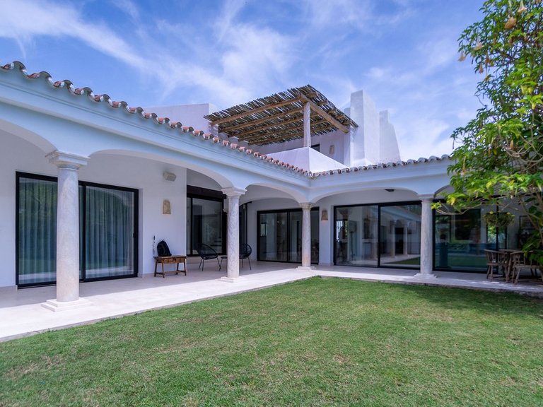 Villa for Sale in Guadalmina Baja, Malaga 64