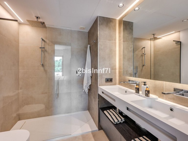 Penthouse for Sale in Elviria, Malaga 13