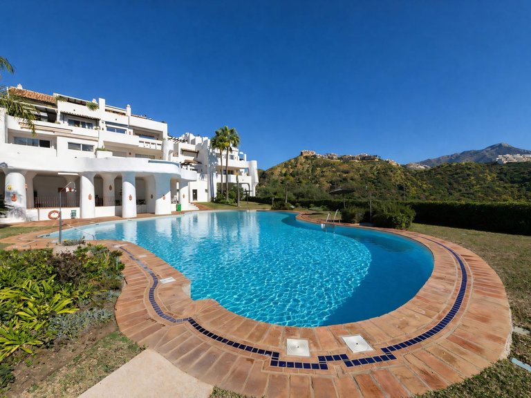 Apartment for Sale in La Quinta, Malaga 1