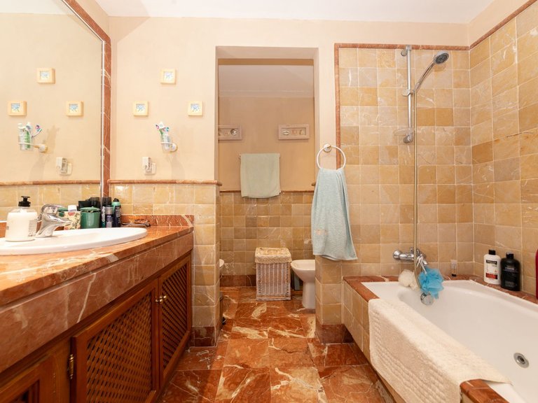 Apartment for Sale in La Quinta, Malaga 8