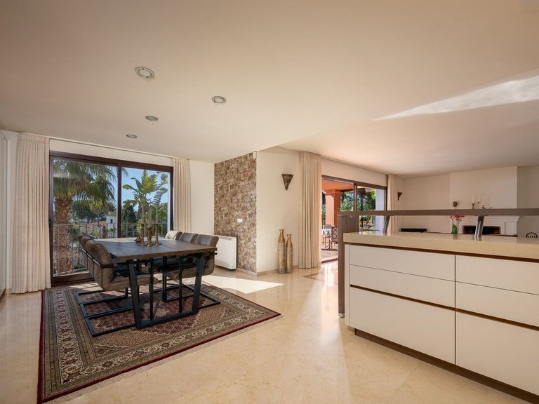 Villa for Sale in Marbesa, Malaga 11