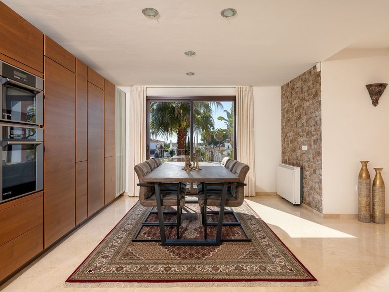 Villa for Sale in Marbesa, Malaga 14