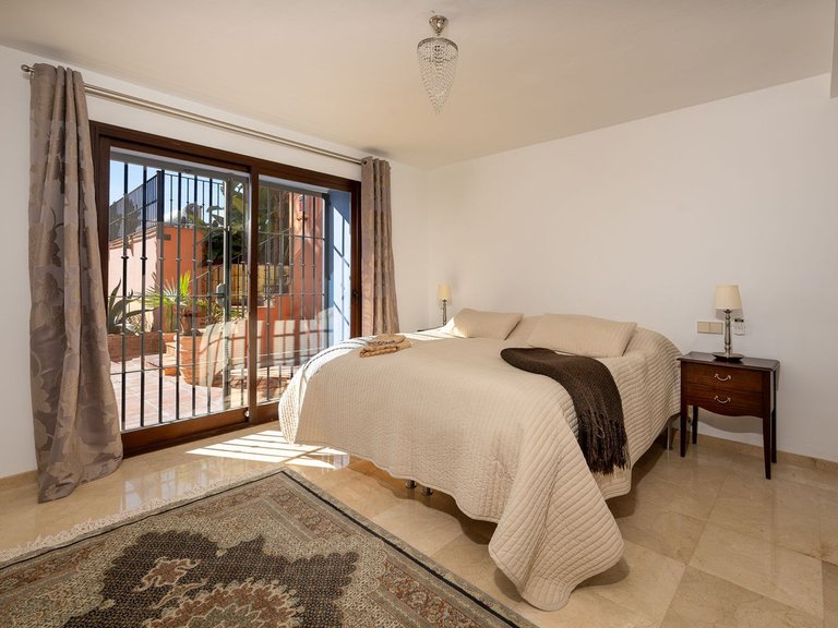 Villa for Sale in Marbesa, Malaga 15