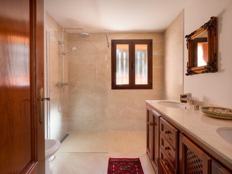 Villa for Sale in Marbesa, Malaga 17