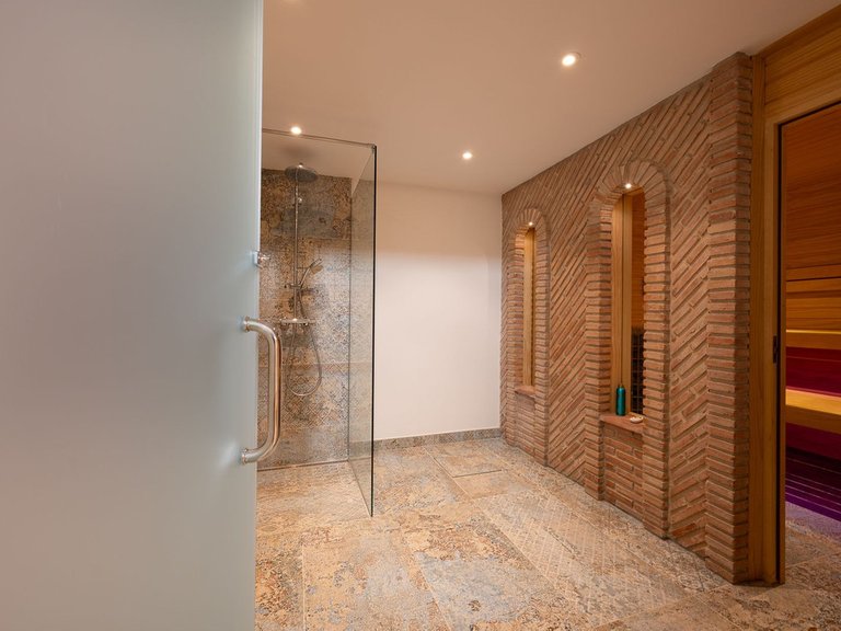 Villa for Sale in Marbesa, Malaga 27