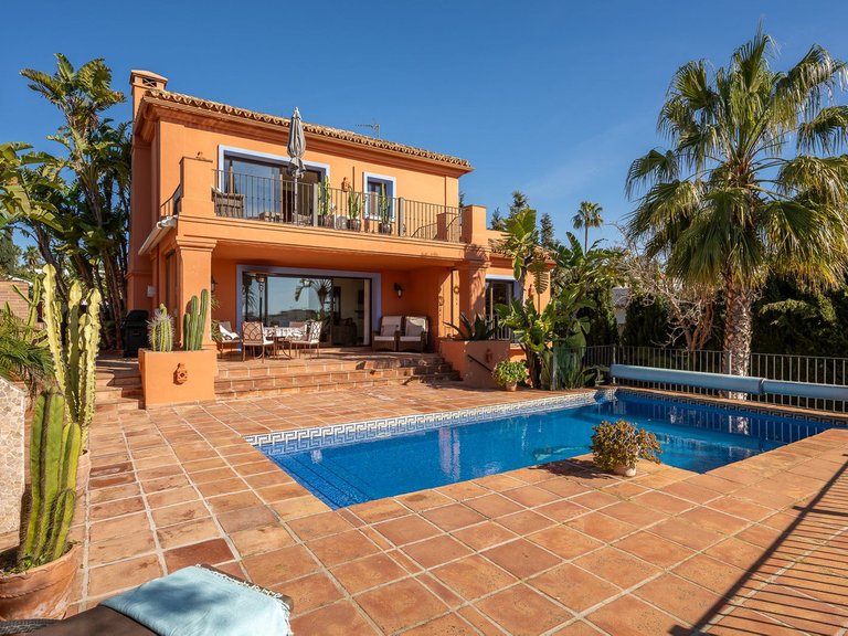 Villa for Sale in Marbesa, Malaga 32