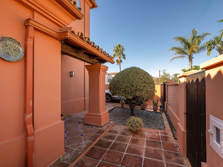 Villa for Sale in Marbesa, Malaga 37