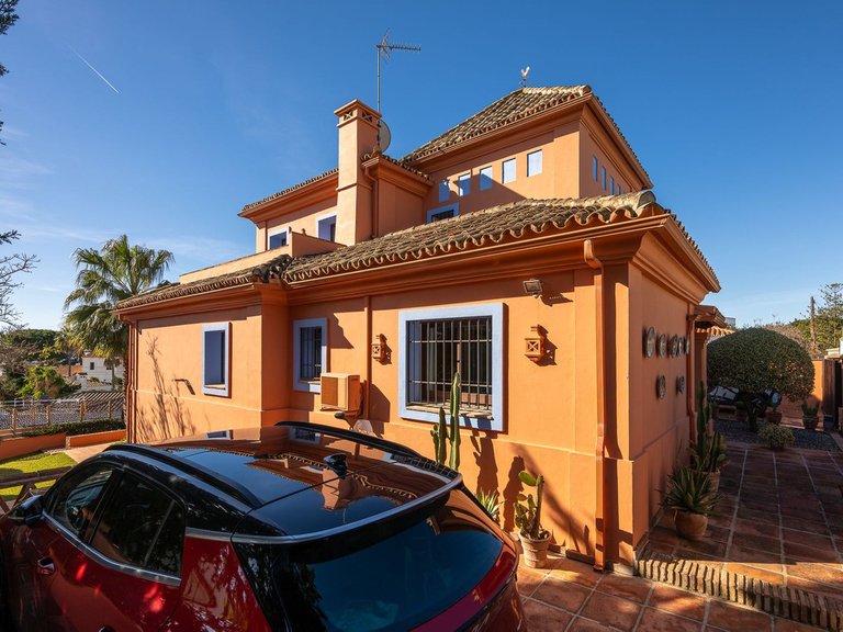 Villa for Sale in Marbesa, Malaga 38