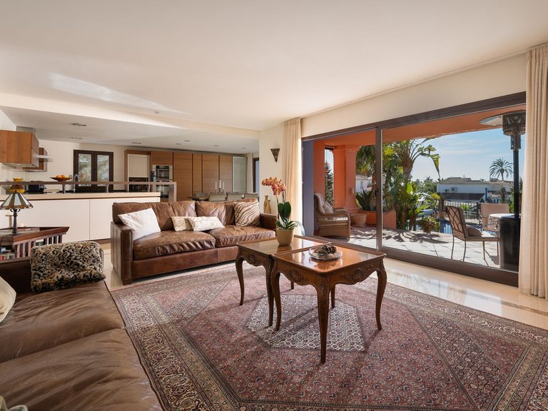 Villa for Sale in Marbesa, Malaga 9