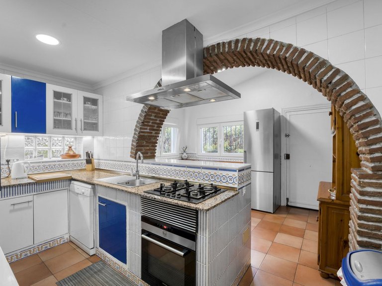 Villa for Sale in Málaga, Malaga 12