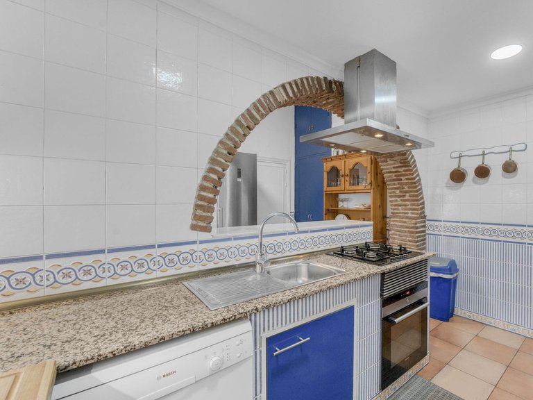 Villa for Sale in Málaga, Malaga 15
