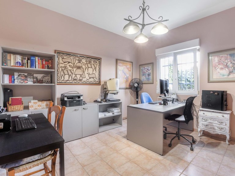 Villa for Sale in Málaga, Malaga 18