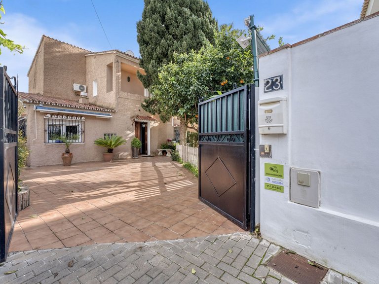 Villa for Sale in Málaga, Malaga 2