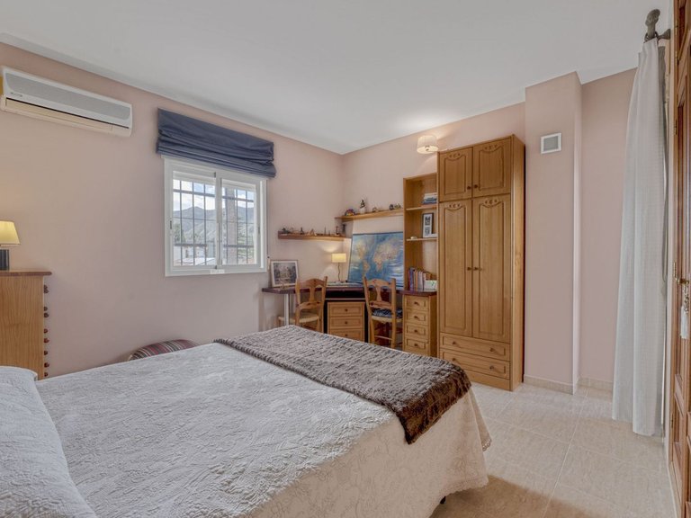 Villa for Sale in Málaga, Malaga 39