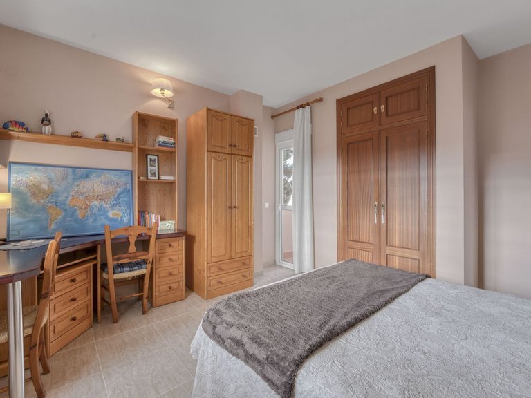 Villa for Sale in Málaga, Malaga 41