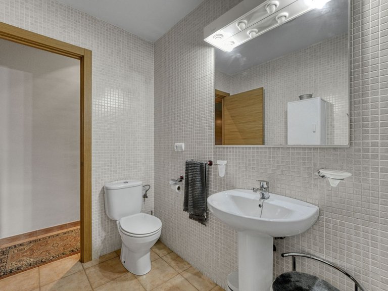 Villa for Sale in Málaga, Malaga 46
