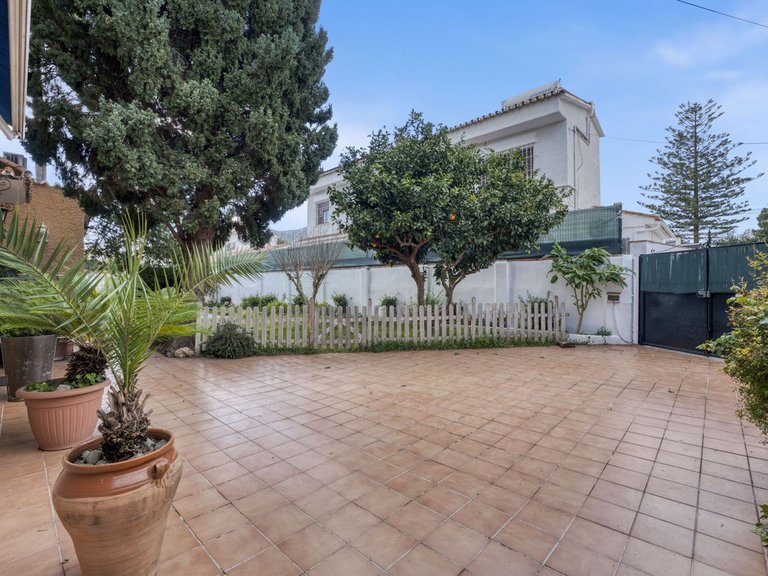 Villa for Sale in Málaga, Malaga 54