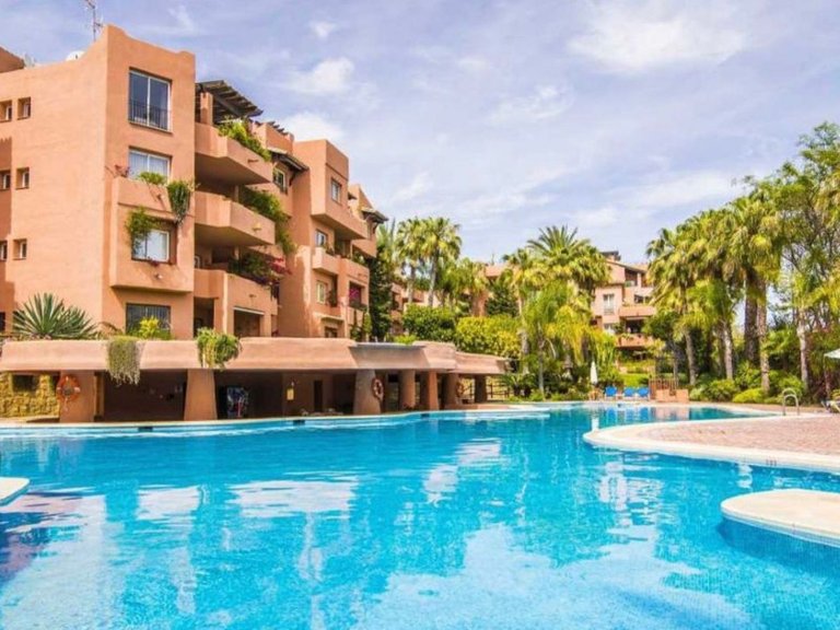 Apartment for Sale in The Golden Mile, Malaga 15