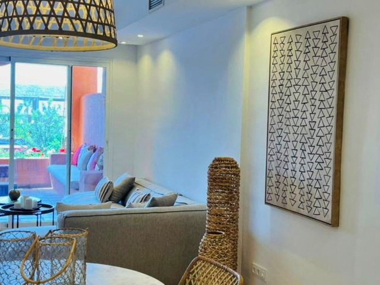 Apartment for Sale in The Golden Mile, Malaga 2