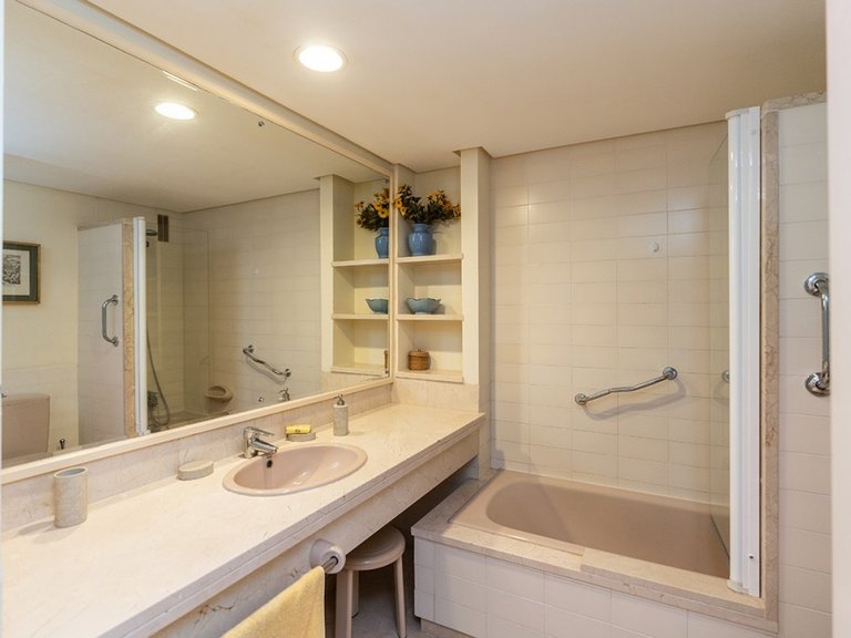 Apartment for Sale in Marbella, Malaga 12
