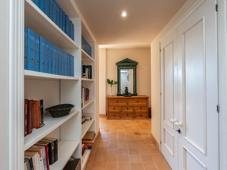 Apartment for Sale in Marbella, Malaga 15