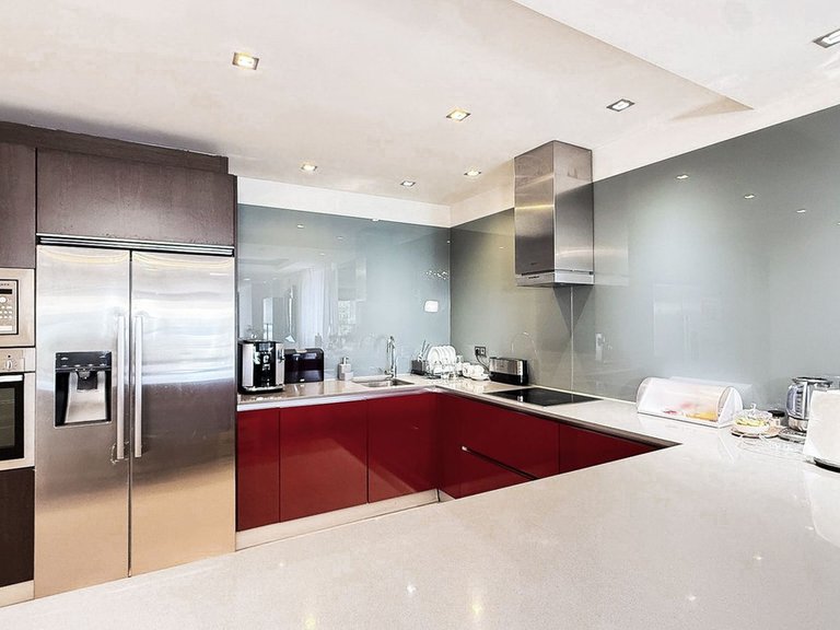 Apartment for Sale in Benahavís, Malaga 12