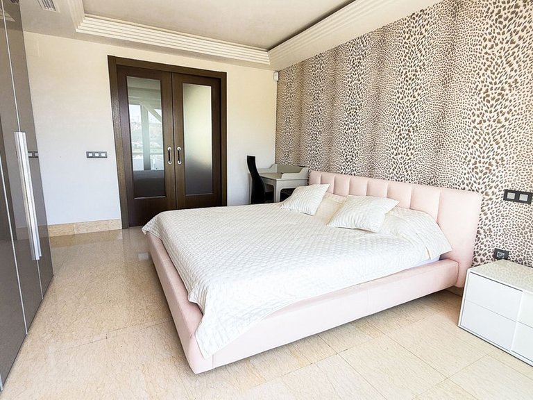 Apartment for Sale in Benahavís, Malaga 16