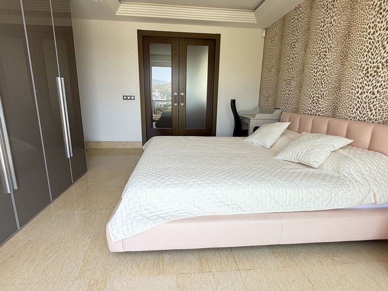 Apartment for Sale in Benahavís, Malaga 17