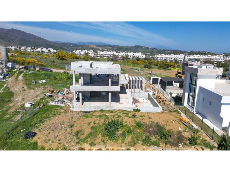 Villa for Sale in Valle Romano, Malaga 19