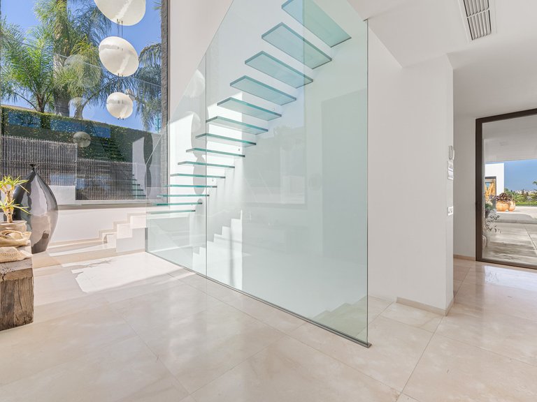 Villa for Sale in Nueva Andalucía, Malaga 15