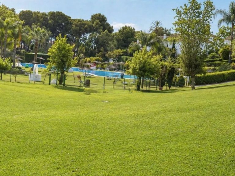 Apartment for Sale in El Paraiso, Malaga 23