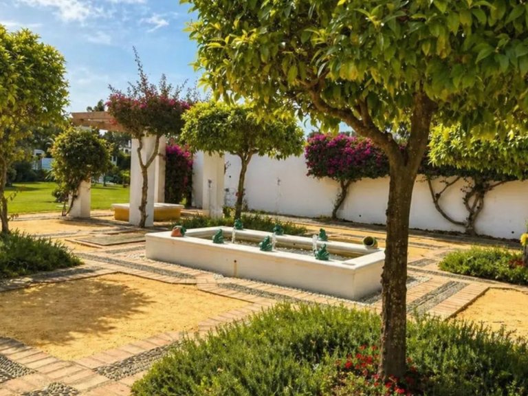 Apartment for Sale in El Paraiso, Malaga 3